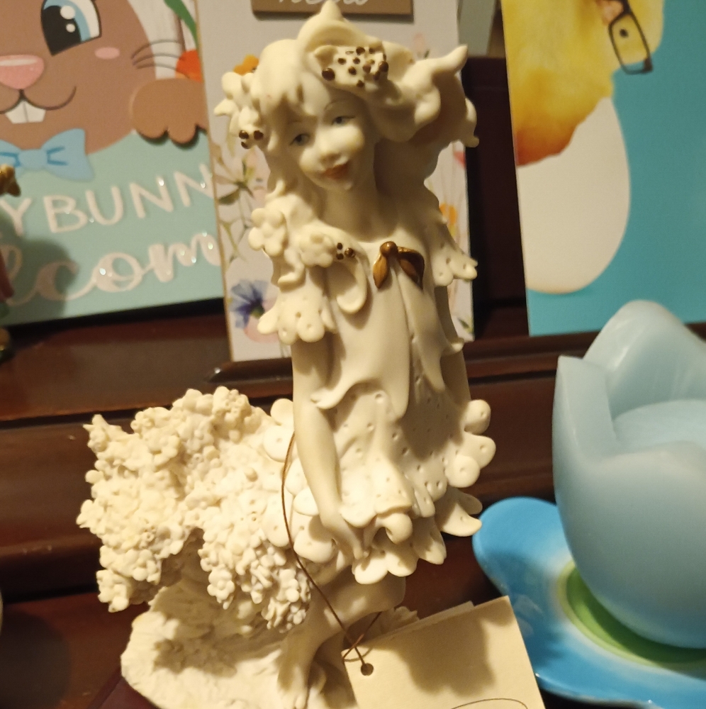 Vintage Florence Giuseppe Armani White Ceramic Sculpture